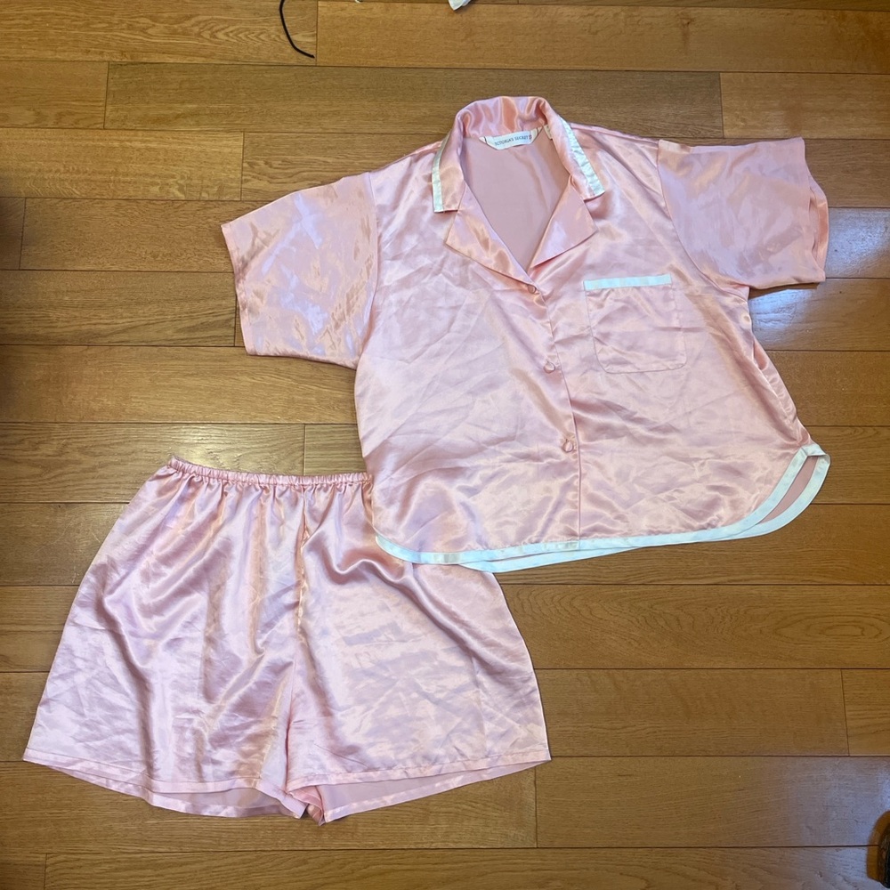 Vintage Victoria’s Secret Silky Pink Short Sleeve Pajama Set Large - Picture 2 of 4